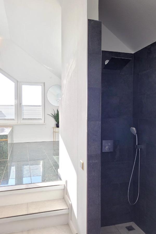 Grosse Penthouse Ferienwohnung Mit Meerblick, Sonnenterrasse & Luxusbad Von "Momentic" Sierksdorf Luaran gambar